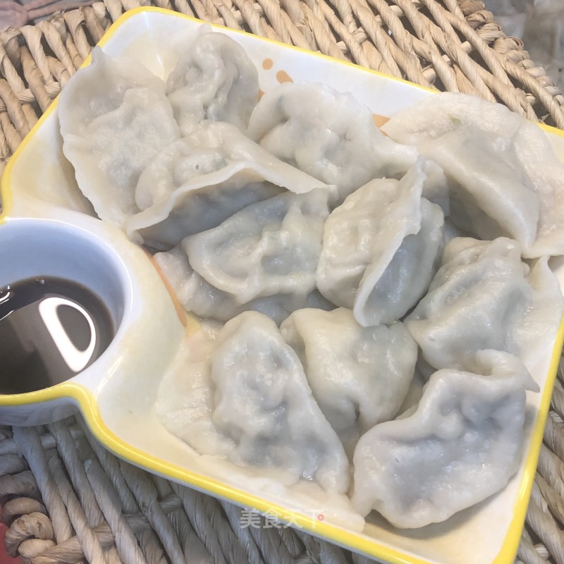 扇贝裙边芹菜猪肉火饺的做法