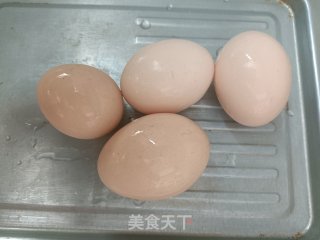 煮蛋拼盘的做法步调：1
