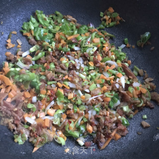 青椒虾仁炒饭的做法步调：8