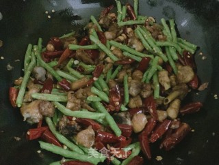 家常辣子鸡的做法步调：7