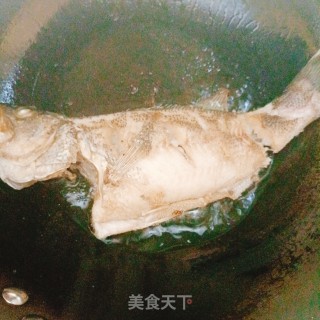 白烧鲈鱼的做法步调：3