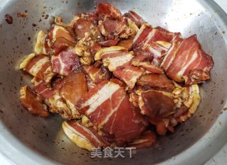 喷鼻辣肉片的做法步调：1
