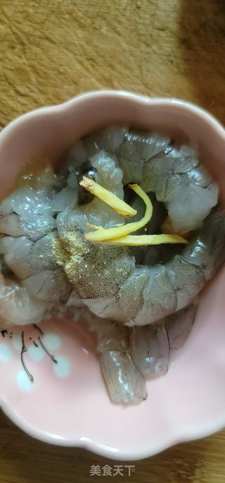 韭黄炒虾仁蛋的做法步调：2