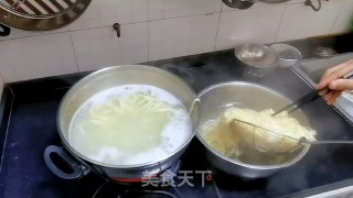 西白柿鸡蛋凉里的做法步调：10
