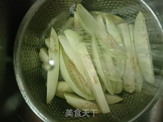 素炒茄子的做法步调：2