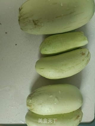 素炒茄子的做法步调：1