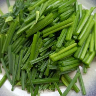 海米炒韭苔的做法步调：2