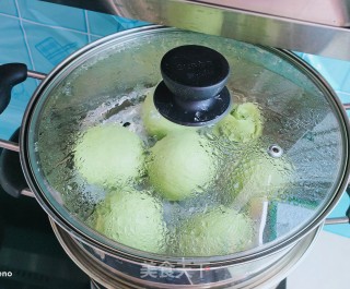 艾叶乌芝麻馒头的做法步调：10