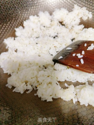 蛋炒饭的做法步调：4