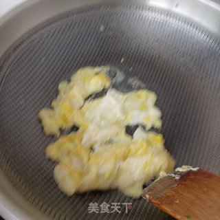 韭苔木耳炒蛋的做法步调：7