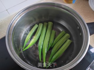 虾仁炒春葵的做法步调：3