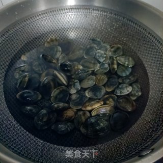 捞汁花甲的做法步调：3