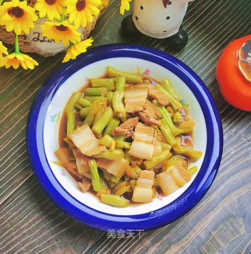 五花肉烧利剑云豆的做法