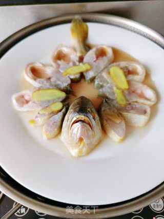 浑蒸黄花鱼的做法步调：7