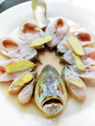浑蒸黄花鱼的做法步调：6