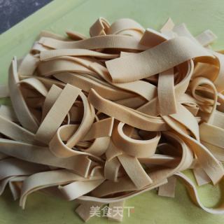 鸡蛋烧豆皮的做法步调：1