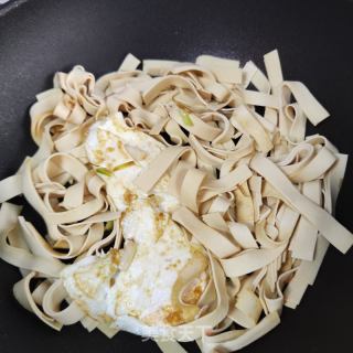 鸡蛋烧豆皮的做法步调：5