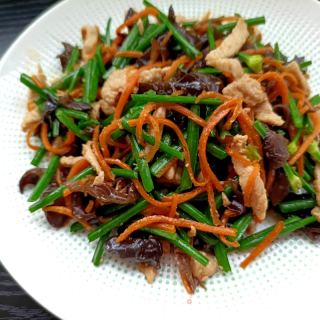 木耳肉丝炒韭苔的做法步调：10