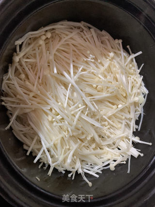 家常金针菇日本豆腐煲的做法步调：6