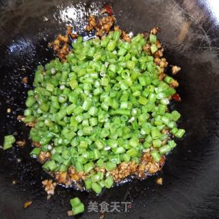 肉终豆角的做法步调：11