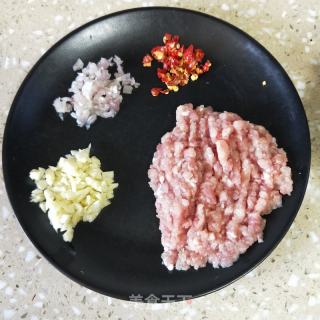 肉终豆角的做法步调：2