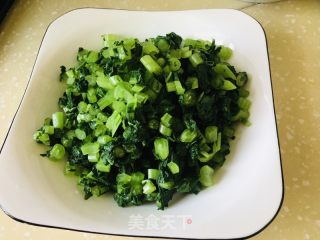 蒜喷鼻萝卜苗的做法步调：1
