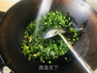 蒜喷鼻萝卜苗的做法步调：4