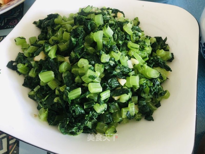 蒜喷鼻萝卜苗的做法
