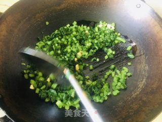 蒜喷鼻萝卜苗的做法步调：3