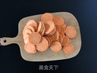 白薯蛋奶布丁的做法步调：1