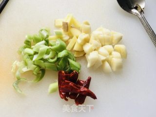 沙锅鸭血豆腐煲的做法步调：4