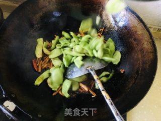 鸡肉焖里的做法步调：8