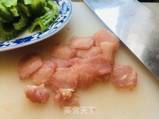苦瓜炒肉的做法步调：5