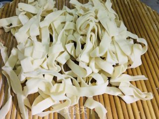 西白柿鸡蛋汤里的做法步调：1
