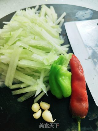 小炒冬瓜条的做法步调：2