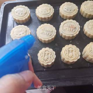 便宜蛋黄月饼的做法步调：9