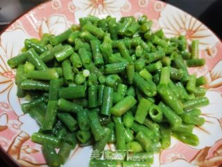麻油拌豇豆的做法步调：6