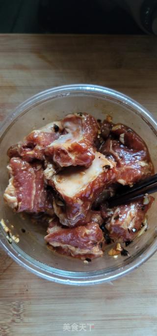 蒜喷鼻豉汁蒸排骨的做法步调：4