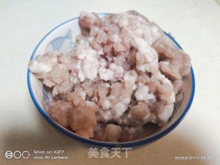 藊豆炒肉终的做法步调：1