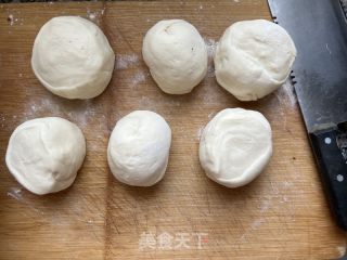 葱花饼的做法步调：4