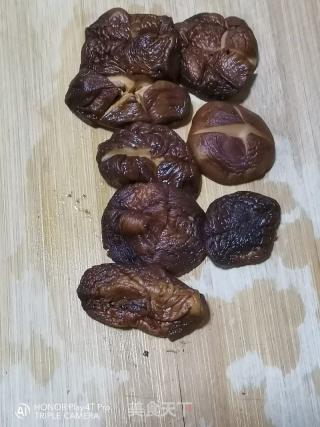 鲍鱼炖鸡的做法步调：5