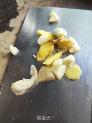 莲藕炒肉片的做法步调：3