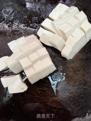 番茄豆腐牛肉锅的做法步调：4