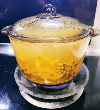 莲藕排骨汤的做法步调：4