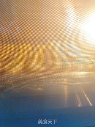 广式凤梨蛋黄月饼的做法步调：16