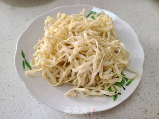 豆角焖里的做法步调：2