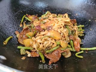 豆角焖里的做法步调：12