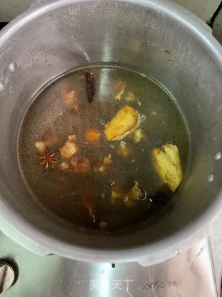 豆腐串牛腩煲的做法步调：10