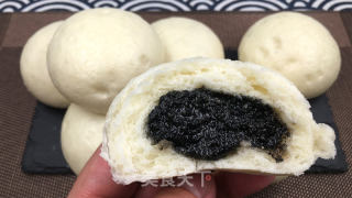 芝麻流心包，喷鼻飘四溢，柔嫩有弹性。的做法步调：24