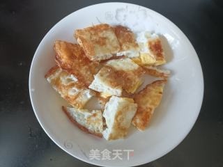 回锅肉炒钱袋蛋的做法步调：4